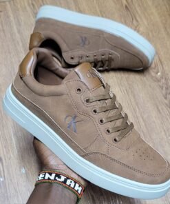 MetroStride Premium Leather Lowcut Sneaker